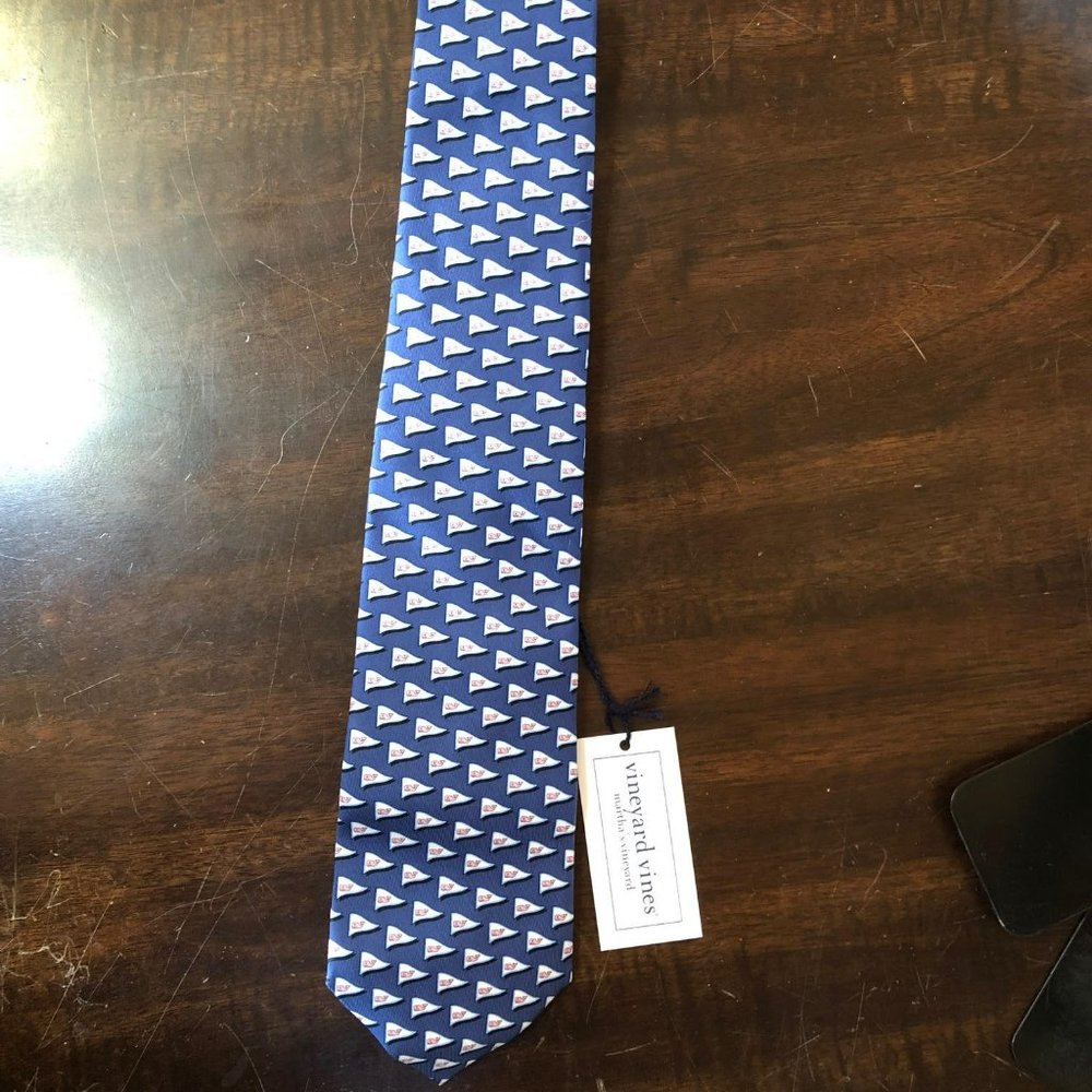 NWT Vineyard Vines Tied to a Cause Sea Splash Whale Tie - Picture 4 of 4